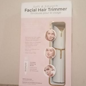 NIB danielle creations Soft & Smooth Facial Hair Trimmer
